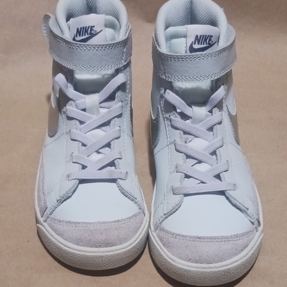 Kids Nike Blazer shoes w/ silver swoosh & velcro strap. Worn Once